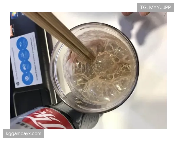 马琳家的冰箱里塞满蛋白粉，连饮料都是按毫升算的