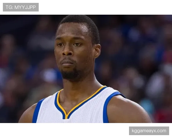 巴恩斯关键无球跑动拉开空间 提升勇士进攻效率