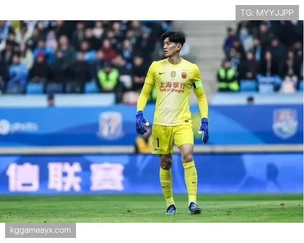 颜骏凌一出场，豪车钥匙就跟手套似的让人怀疑他是不是混错圈了？